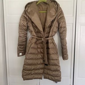 Max Mara water resistant satin down coat m